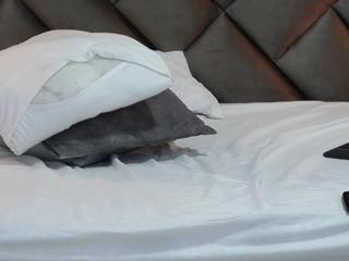 Sophia Loreen — Flirt4free recorded stream screenshot (04 Apr 2025)