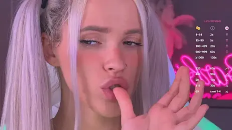 mikkixmeow — Stripchat recorded stream image, 05.04.2025 08:40