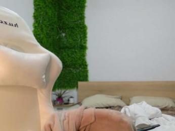 EmilyxJames — Bongacams recorded stream image, 06.04.2025 19:00