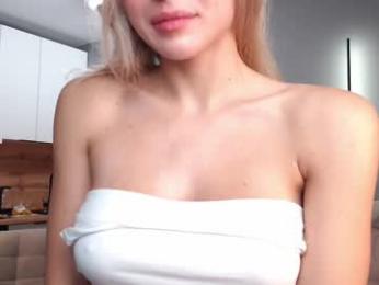 roselyn_rose — Chaturbate recorded stream screenshot (08 Apr 2025)