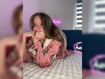 Zoluszka — Bongacams recorded stream image, 09.04.2025 06:10