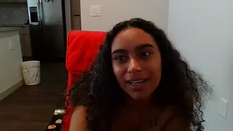 cinnaminnie — Stripchat recorded stream image, 09.04.2025 17:00
