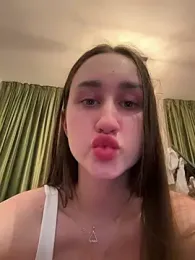 Fortune_888 — Stripchat recorded stream image, 10.04.2025 05:00