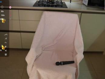 kistochkaa — Bongacams recorded stream screenshot (10 Apr 2025)