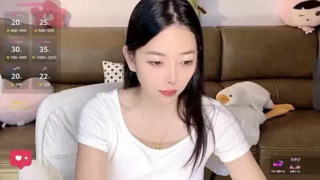 ziyu111 — Stripchat recorded stream image, 11.04.2025 07:50