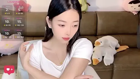 ziyu111 — Stripchat recorded stream image, 11.04.2025 07:50