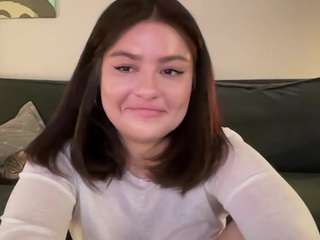 youramy — Camsoda recorded stream image, 11.04.2025 13:50