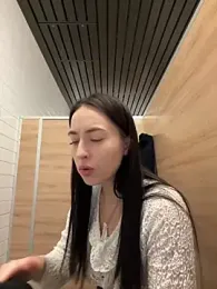 Holly_Play — Stripchat recorded stream image, 05.02.2025 09:00
