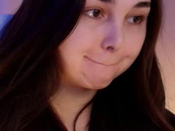 hollyextra — Chaturbate recorded stream image, 12.04.2025 17:30