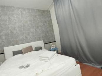 ehotlovea — Chaturbate recorded stream screenshot (12 Apr 2025)