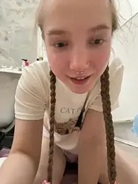 bambi_lu — Stripchat recorded stream image, 13.04.2025 12:00