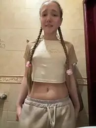 bambi_lu — Stripchat recorded stream image, 13.04.2025 12:00