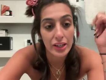 camiliakxoxo — Chaturbate recorded stream image, 14.04.2025 13:20
