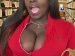 essenceblaque — Camsoda recorded stream image, 05.02.2025 16:20