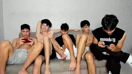 pelusos_mens — Stripchat recorded stream screenshot (16 Apr 2025)