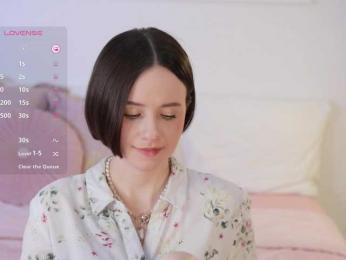 MissEssie — Bongacams recorded stream image, 17.04.2025 14:30