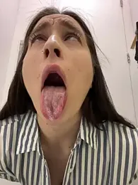 Holly_Play — Stripchat recorded stream image, 18.04.2025 10:50