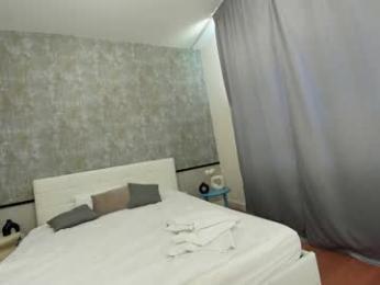 ehotlovea — Chaturbate recorded stream screenshot (21 Apr 2025)