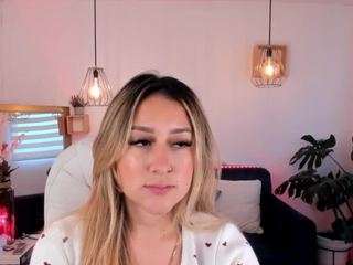 dina-ride — Camsoda recorded stream screenshot (22 Apr 2025)