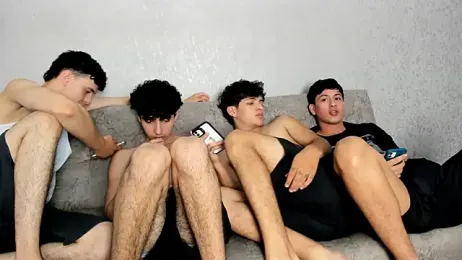 pelusos_mens — Stripchat recorded stream screenshot (22 Apr 2025)