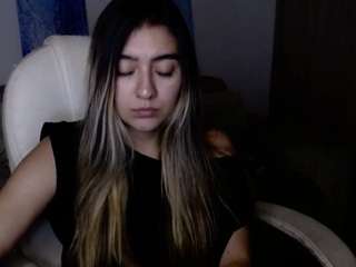 alexyferrer — Camsoda recorded stream image, 22.04.2025 23:40
