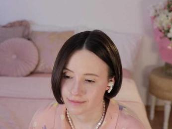 MissEssie — Bongacams recorded stream image, 23.04.2025 17:00