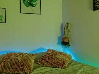 deviildoll — Camsoda recorded stream image, 23.04.2025 21:00