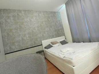 ehotlovea — Chaturbate recorded stream screenshot (23 Apr 2025)