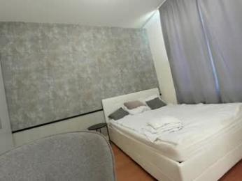 ehotlovea — Chaturbate recorded stream screenshot (23 Apr 2025)