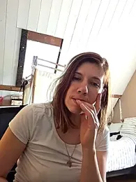 Lina_lou4 — Stripchat recorded stream image, 27.04.2025 11:20
