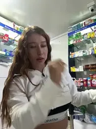 roouse — Stripchat recorded stream screenshot (27 Apr 2025)