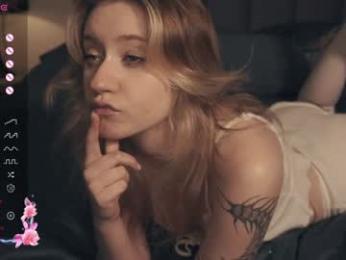 vivid_girls — Chaturbate recorded stream image, 28.04.2025 20:10