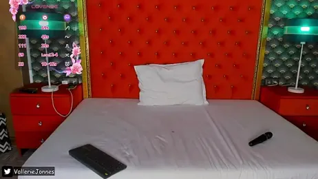 VallerieJones — Stripchat recorded stream image, 29.04.2025 11:30