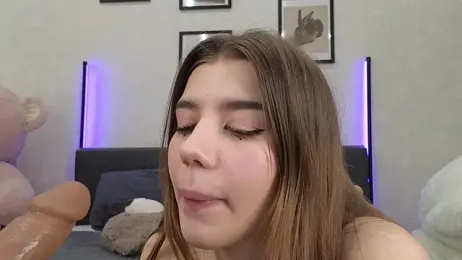 dolly_ll — Stripchat recorded stream image, 29.04.2025 13:40