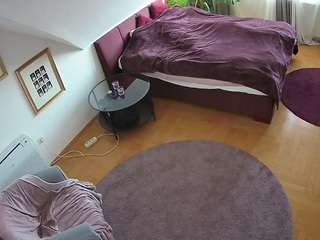 voyeurcam-julmodels-whitebed-4 — Camsoda recorded stream image, 06.02.2025 19:30