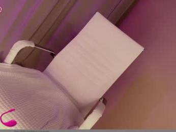 hollyextra — Chaturbate recorded stream image, 01.05.2025 14:10