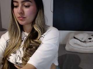 alexyferrer — Camsoda recorded stream image, 01.05.2025 23:00