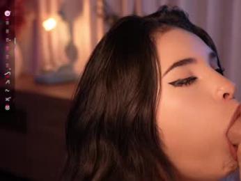 lau__1 — Chaturbate recorded stream screenshot (01 May 2025)