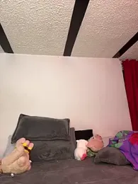 Valenr_and_Thomas — Stripchat recorded stream screenshot (04 May 2025)