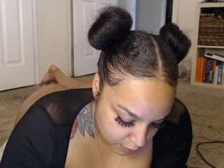elegance — Camsoda recorded stream image, 05.05.2025 13:40