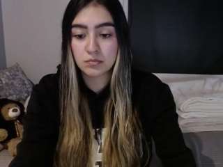 alexyferrer — Camsoda recorded stream image, 05.05.2025 22:20