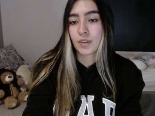 alexyferrer — Camsoda recorded stream image, 05.05.2025 22:20