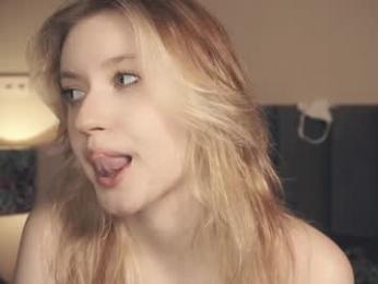 vivid_girls — Chaturbate recorded stream image, 05.05.2025 19:20