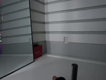 rosiebones — Chaturbate recorded stream image, 09.05.2025 20:00