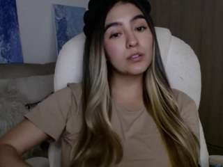 alexyferrer — Camsoda recorded stream image, 09.05.2025 21:20