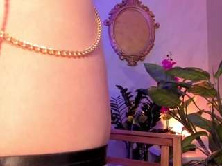 meganwest — Camsoda recorded stream image, 09.05.2025 20:00