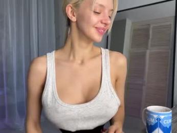 lesi_moonie — Chaturbate recorded stream image, 11.05.2025 09:20