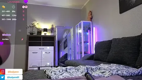 LeaLyenn — Stripchat recorded stream screenshot (11 May 2025)