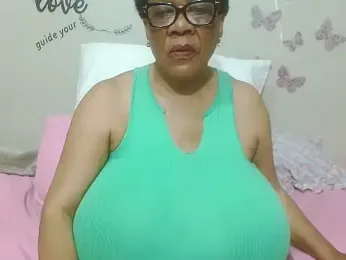 DairyQueen2 — Stripchat recorded stream image, 11.05.2025 20:30