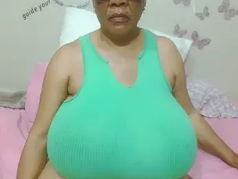 DairyQueen2 — Stripchat recorded stream image, 11.05.2025 20:30